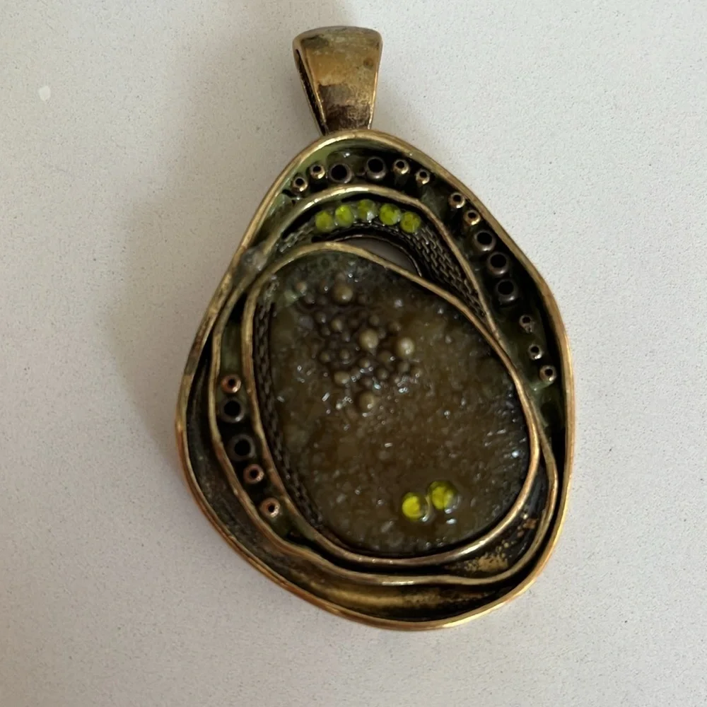 PENDANT Large Bronze Tone Metal Abstract Moss Green Lagenlook Statement Piece - Picture 3 of 12